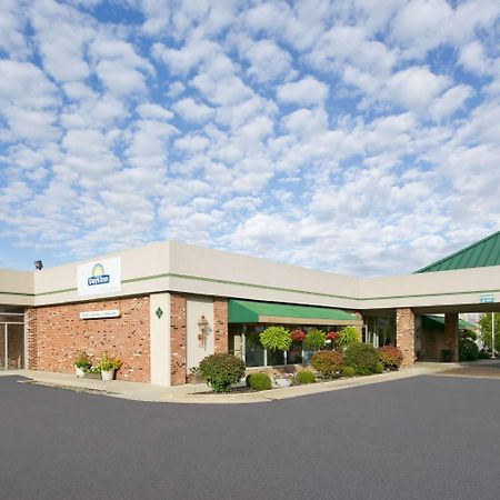Days Inn By Wyndham Sidney Oh Ngoại thất bức ảnh