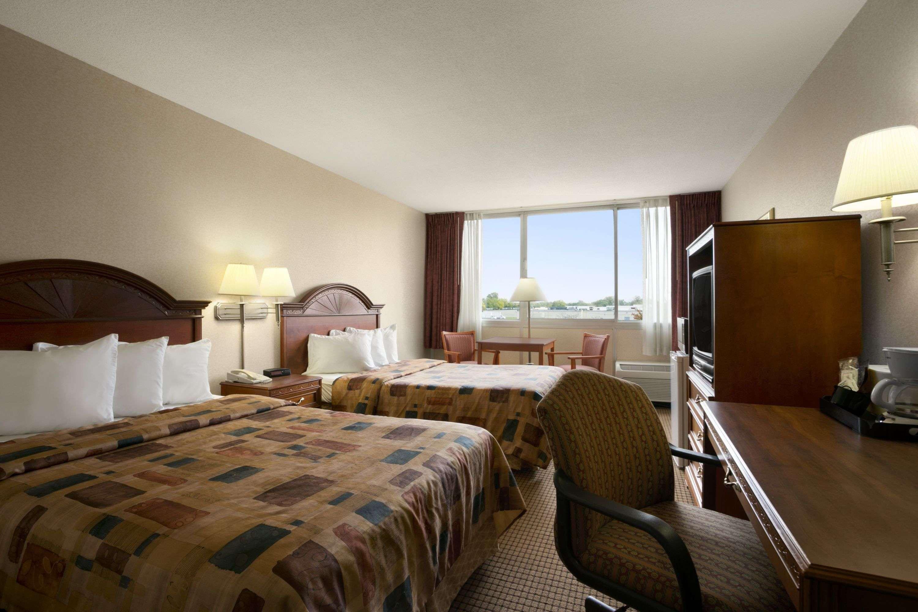 Days Inn By Wyndham Sidney Oh Ngoại thất bức ảnh