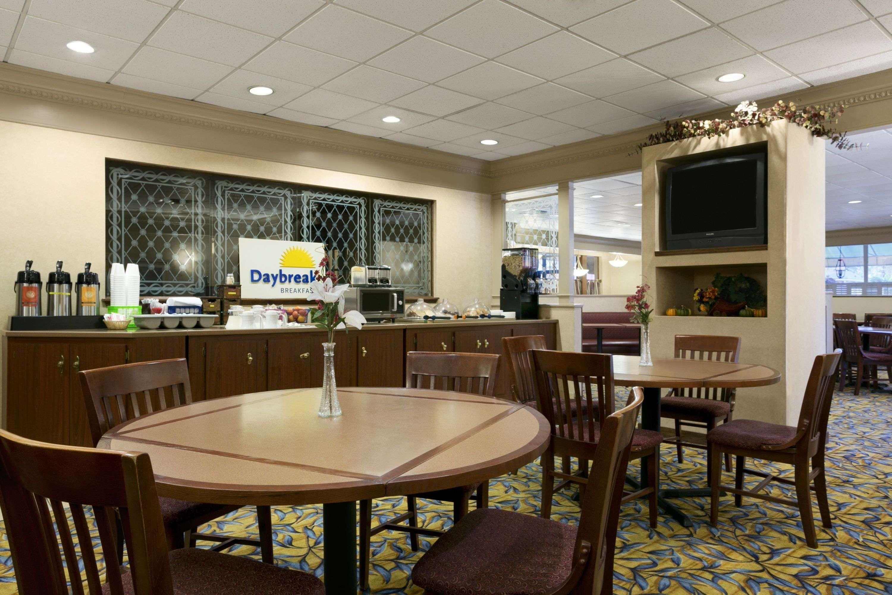 Days Inn By Wyndham Sidney Oh Ngoại thất bức ảnh